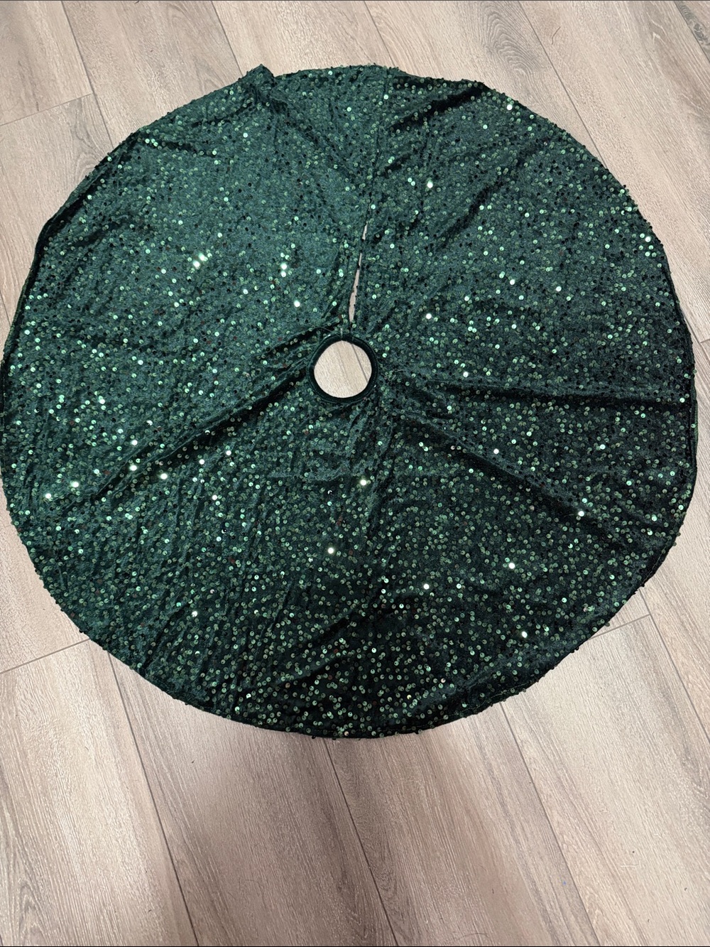 Emerald Sequin Tree Skirt - Round Holiday Cover